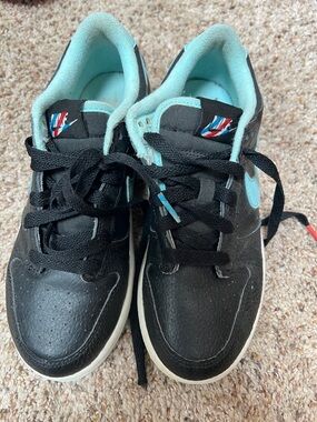 Nike Kids Black and Light Blue Athletic Sneakers